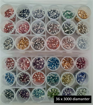 Diamantsæt med 36 farver x 3000 diamanter og 2 displays med løse bøtter - Skinnende